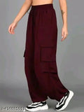 Women's cargo pants in navy blue fabric, zip fly closure