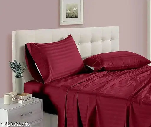Striped cotton superfine flat sheets, ideal for adult summer use. Includes 2 large pillow covers, originates from India