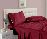 Striped cotton superfine flat sheets, ideal for adult summer use. Includes 2 large pillow covers, originates from India