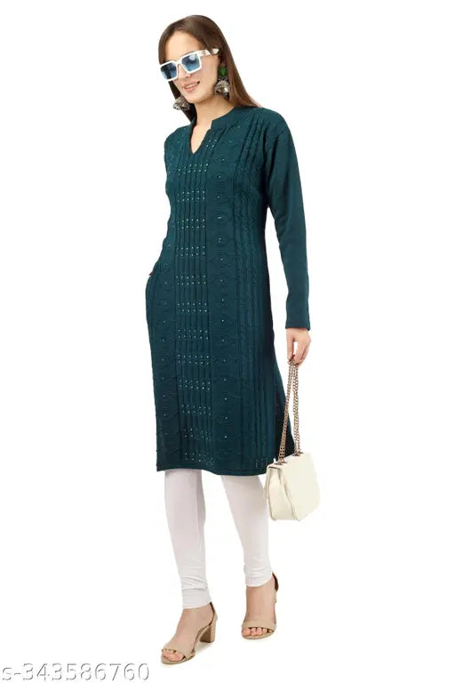 Dark blue wool kurta, long sleeves, round neckline