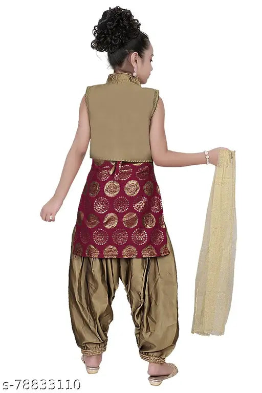 Stylish 8-9 years cutiepie girls kurta pataila set with dupatta, Indian traditional wear for festive occasions