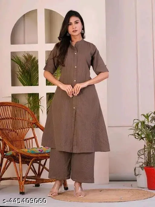 Rayon printed kurta and pant set, new design flower print on women's clothing with three-quarter sleeves, cotton blend, India origin