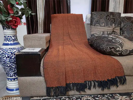 Reversible geometric cotton throw (168cm x 132cm), perfect for indoor/outdoor use, multipurpose design