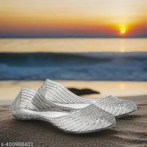 Nubuck trendy thong flip-flop for women, colorblocked design in Indian sizes IND-5 to IND-8