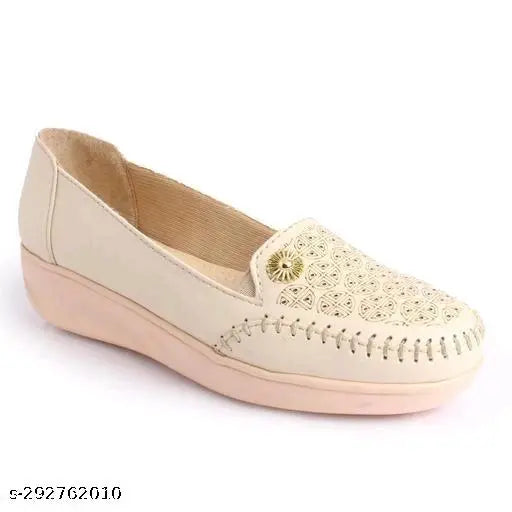 Cream leather slip-on wedge shoes with floral embroidery, 126CREAM
