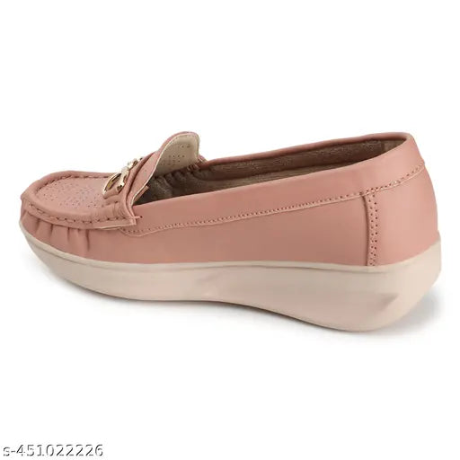 Women's slip-on flat with ankle strap in pink synthetic leather, casual to formal wear