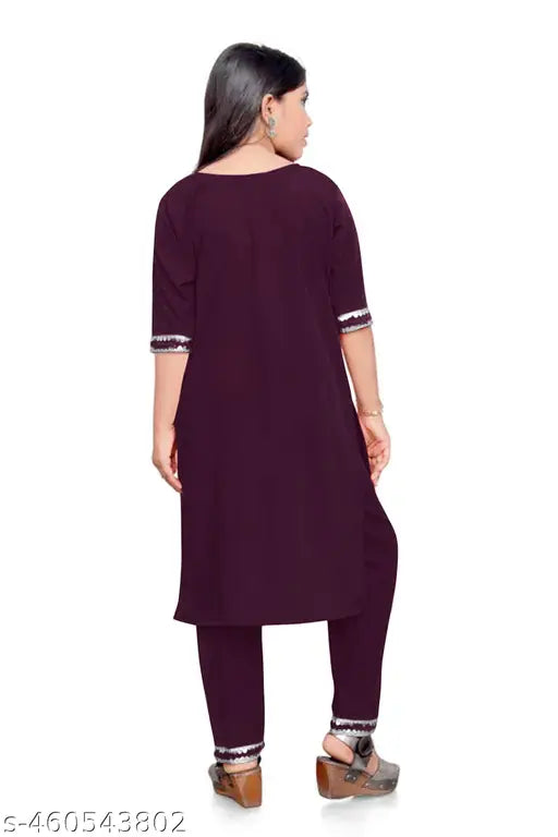 Kids girls kurta set in aari type, self-design crepe fabric, straight pyjama style, three-quarter sleeves. Aari mirror work for girls aged 4-16 years, origin India