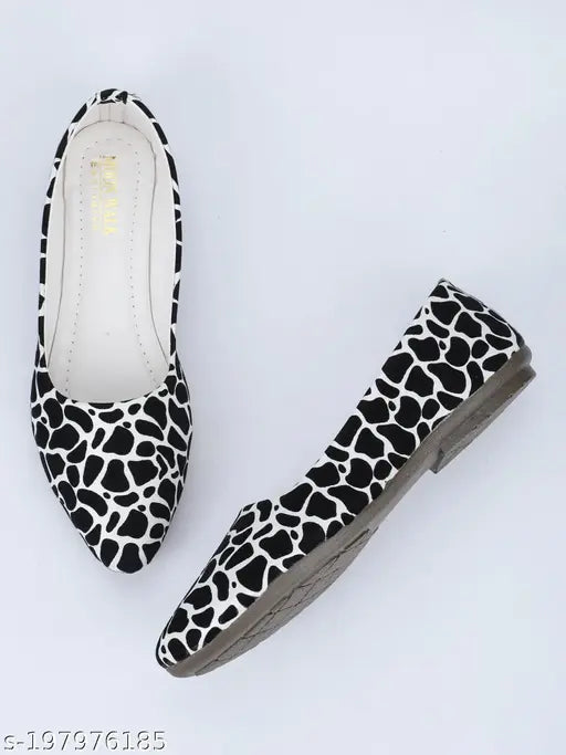 Synthetic Moonwalk ballet flats for women - stylish closed back design, ideal for beachwear or everyday wear