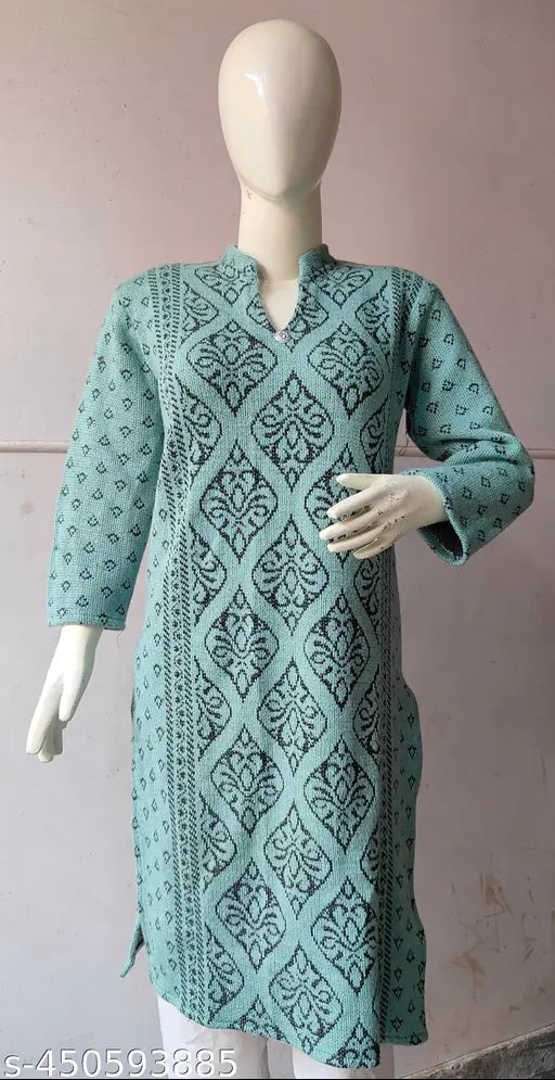 Woolen kurta with intricate pattern, long sleeves, buttoned front