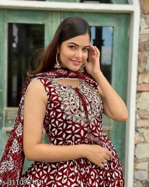 Women's kurta with dupatta set, red and white patterned fabric, sleeveless design