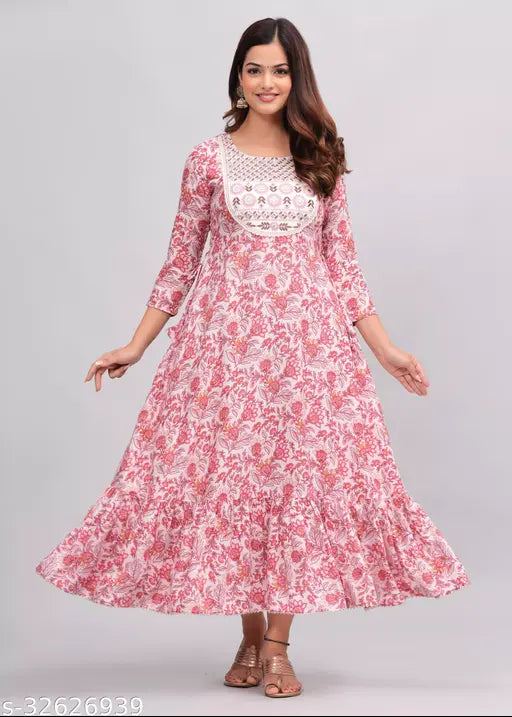Pink printed anarkali dress with long flared skirt and short sleeves, cotton fabric, 3/4 length