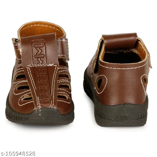 Kid's Bantu sandal in brown leather with Velcro closure