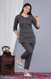 Printed rayon cotton nightsuit for women, short sleeves, three-quarter length top and pyjama bottoms, size options available