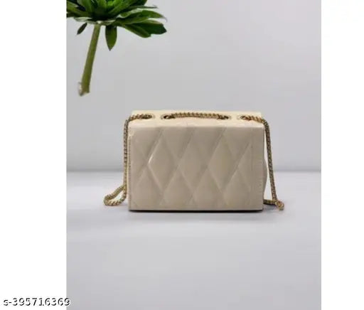 Metallic gold sequined purse with clutch design, chain strap