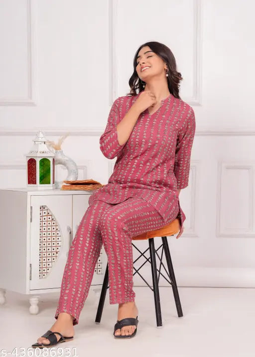 Women's printed rayon night suit set, three-quarter sleeves, pyjamas on hanger