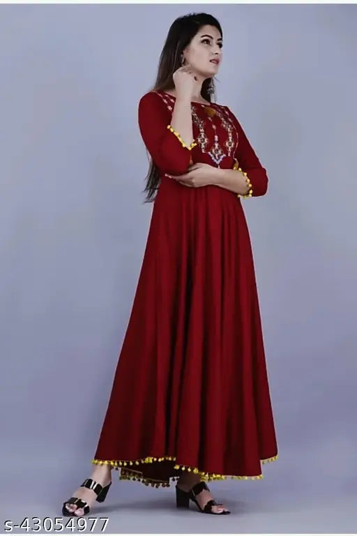 Embroidered rayon kurti, three-quarter sleeves, refined Indian fashion, S size (bust 36", length 48")