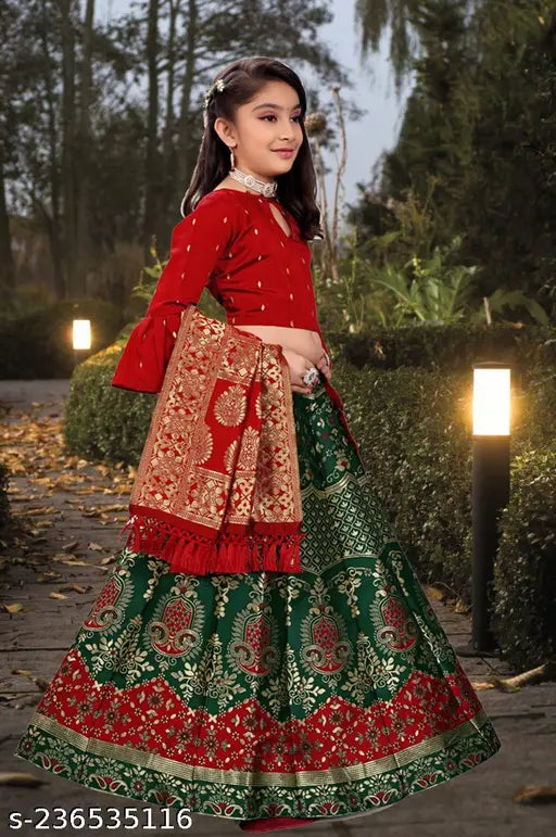 Bamboo and Kora Muslin kids lehenga set (02), handcrafted with zari woven and stitched net design. Indian ethnic wear for 7-8 years old girls