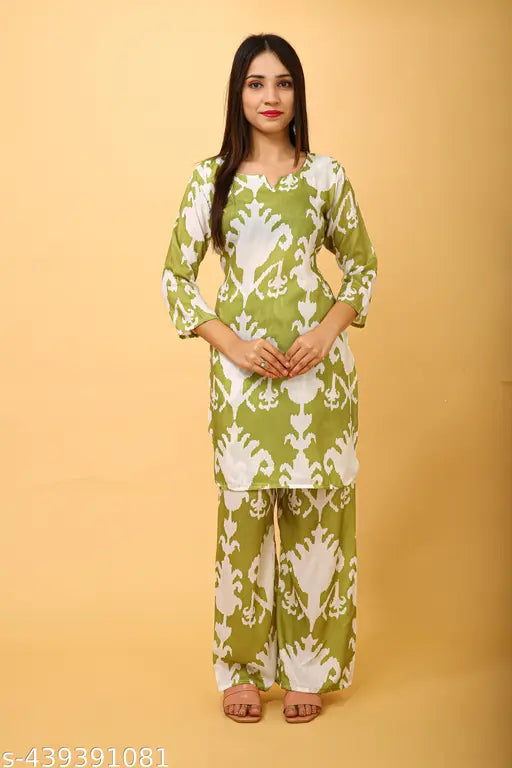 Trendy abstract print kora muslin kurta pant coord set, three-quarter sleeves, India-origin ethnics wear for daily & office use