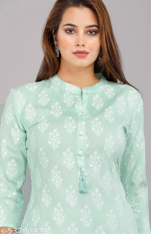 Women's rayon flower print 3/4 sleeve straight kurti, cotton, three-quarter sleeves, vibrant printed combo, Indian origin