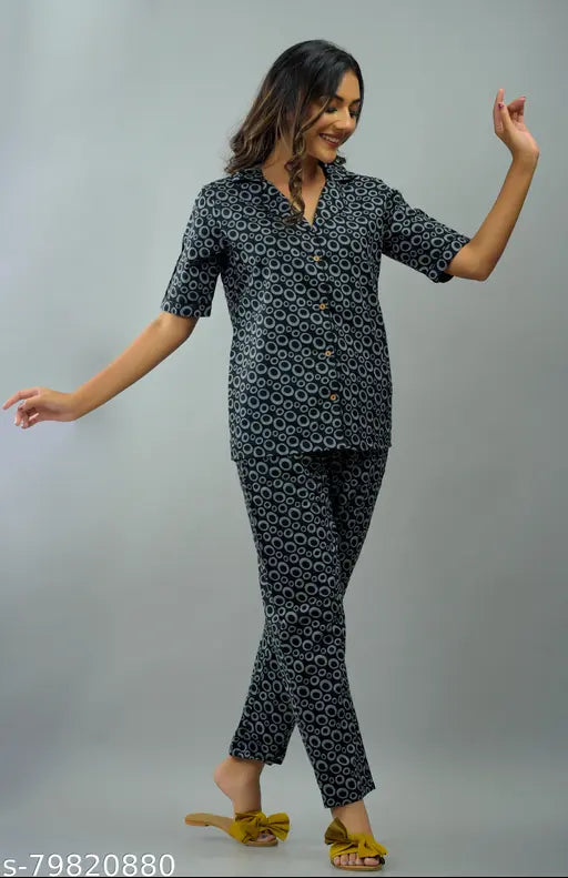 Pure cotton printed nightsuit, jaipuri-style nighty for women. Short-sleeved pyjama top and bottom with 1 size available (S-XXL), made in India