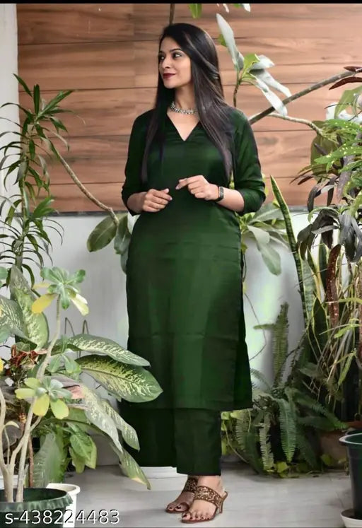 Green rayon kurta with pants, three-quarter sleeves - Indian traditional attire for women
