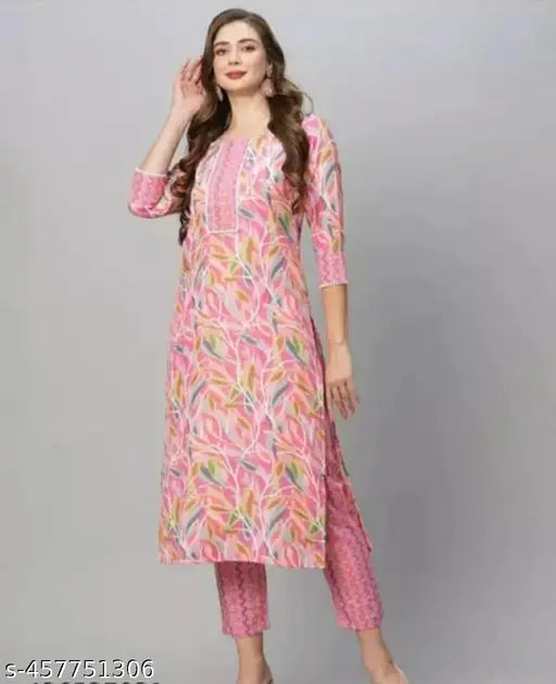 Cotton blend printed kurti for women, fashionable three-quarter sleeve style, size XXS to XXXXL, made in India