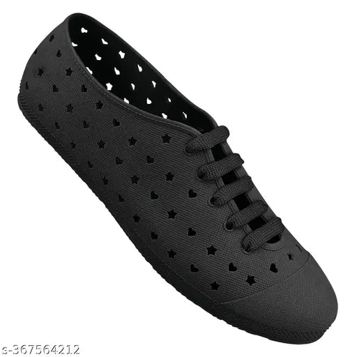 Synthetic belly shoe, PVC net Walkaroo women's casual wear, India