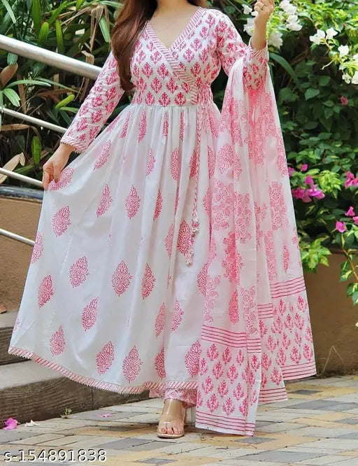 Rayon three-quarter sleeve printed kurta from India, featuring a popular combo pattern