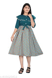 Trendy chiffon print dress with flared skirt, long sleeves