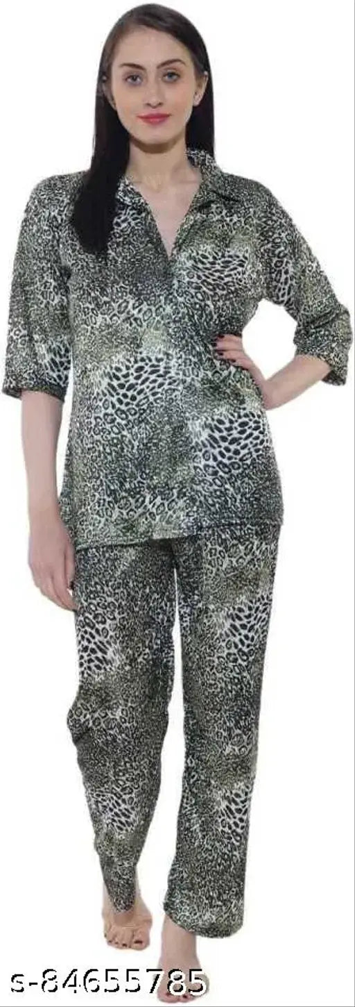 Green animal print satin & polycotton Cotovia pyjama set with three-quarter sleeves