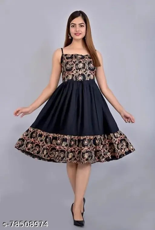 Black and gold floral print kameez', 'Trendy kurta with embroidered floral design