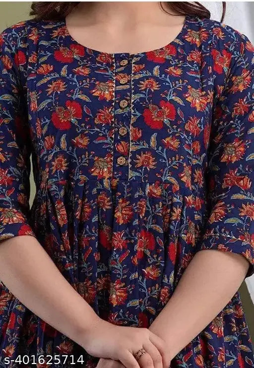 Blue floral maternity kurti, 100% cotton, three-quarter sleeves, round neck, baby feeding kurti.