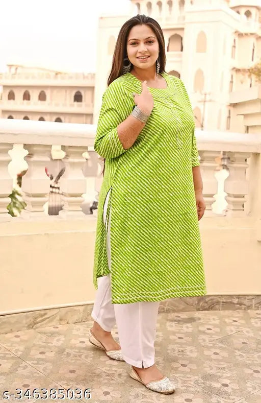 Plus size cotton kameez with lace trim, fashionable outfit for events