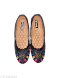 Black printed ballerinas with slip-on fastening for women and girls, high-quality textile Juttis from India