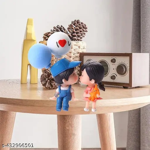HATAKE Kissing Couple Sitting Doll Showpieces (Polyresin, Design 2), premium-quality car art or home decor items for Valentines Day gifts