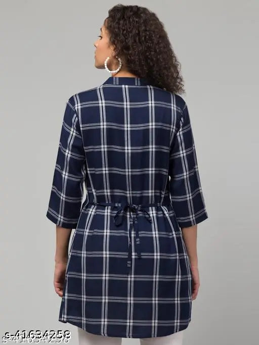 Blue checkered rayon tunic, three-quarter sleeves, mandarin collar, V-neck, button front – India