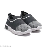 Black and white sports shoes for boys, breathable mesh upper, elastic lacing