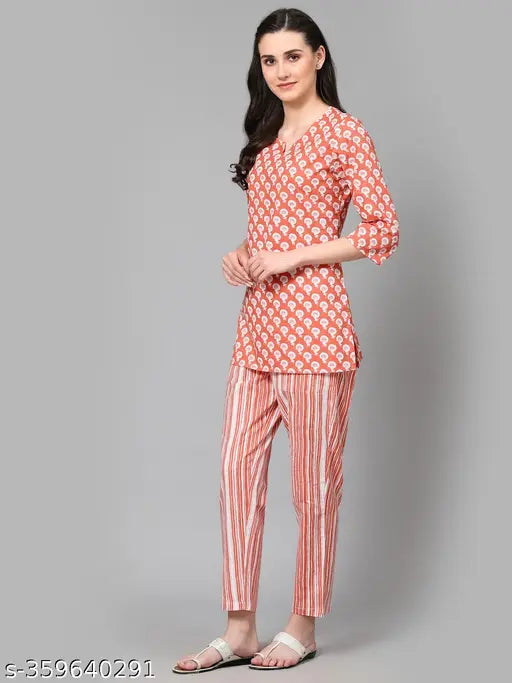 Cotton night suit for women, printed pyjamas with three-quarter sleeves
