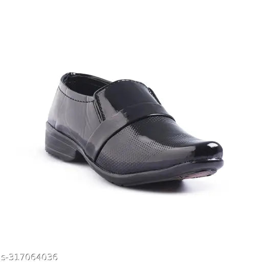 Black boys' party wear dress shoes with shiny leather finish