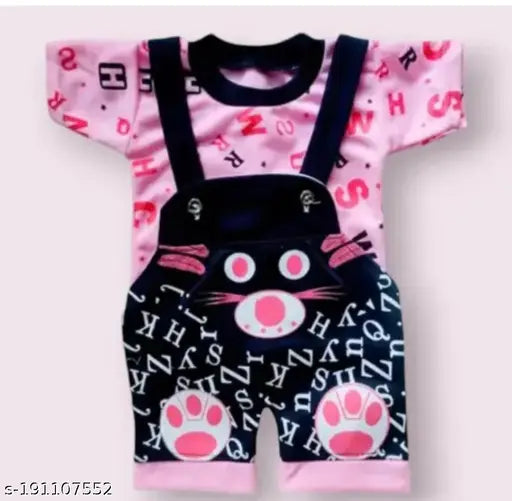 Cotton children's set with printed dungarees, includes both boys and girls sizes (0-4 months), made in India