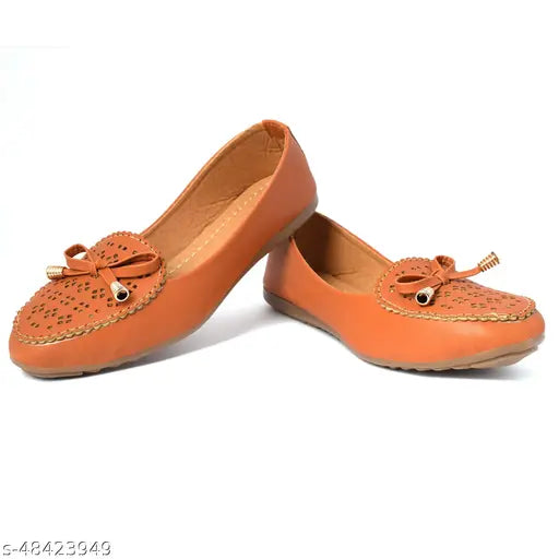 Synthetic leather slip-on Ackee mules in solid color, elegant and comfortable women's footwear