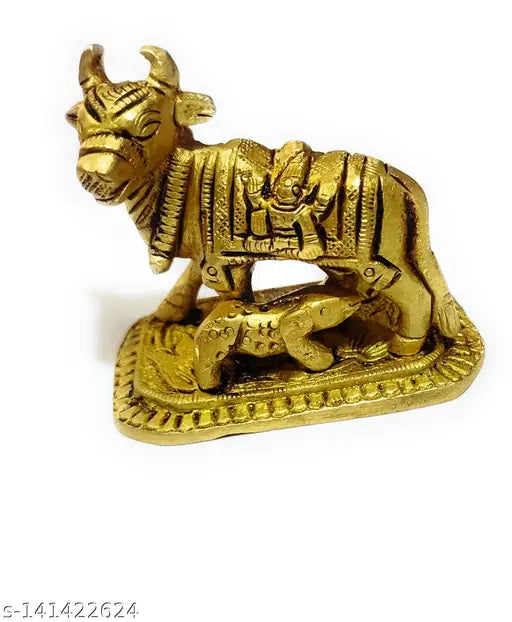 Brass cow and calf figurine, 160gm, Indian crafted animal statue for home decor or temple, yellow brass material