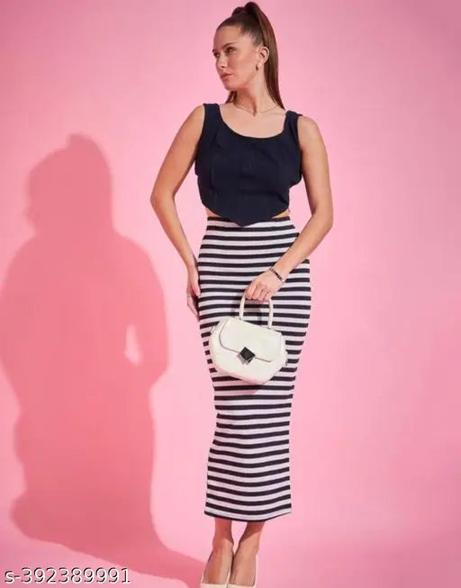 Printed net side cut checked skirt for women, trendy and stylish polyester skirt, women's fashion skirt on mannequin