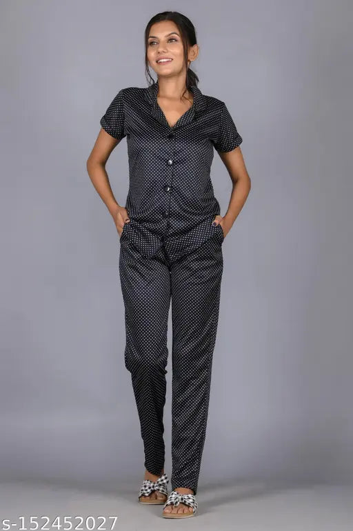 Polka dots pajama set, short-sleeved printed polyester shirt and pants, L size with 36in bust, 26in top length, 36in waist, 38in hip, 39in bottom length, made in India