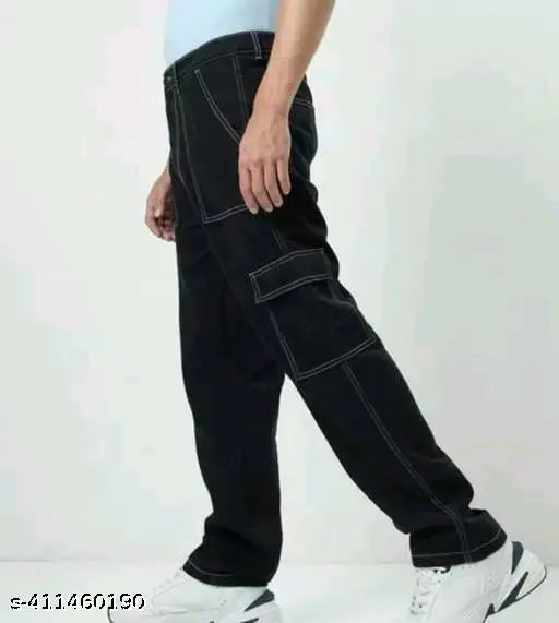 Black stretchable jeans with two front pockets