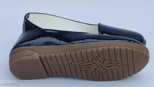 Black patent loffer girls party shoe, genuine patent leather and rubber sole, slip-on design for ages 9 to 10 years, origin India