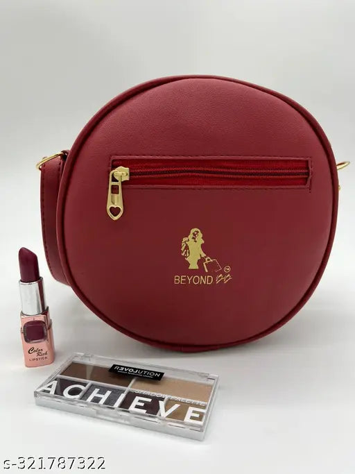 Leather crescent crossbody bag. Small size, adjustable double zipper closure. Perfect for women