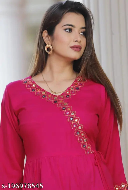 Mirror work short kurti in rayon, solid pattern, ideal for every occasion for girls, India origin