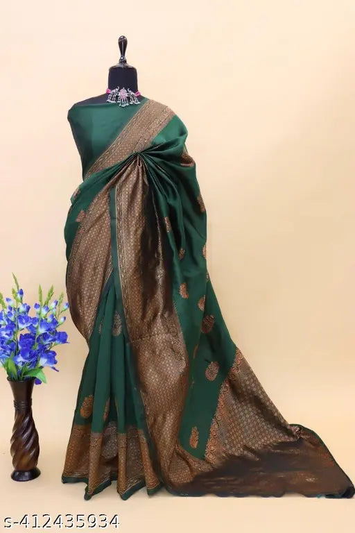 Traditional Banarasi silk saree with jacquard weave, zari detail, perfect for parties, handloom from India