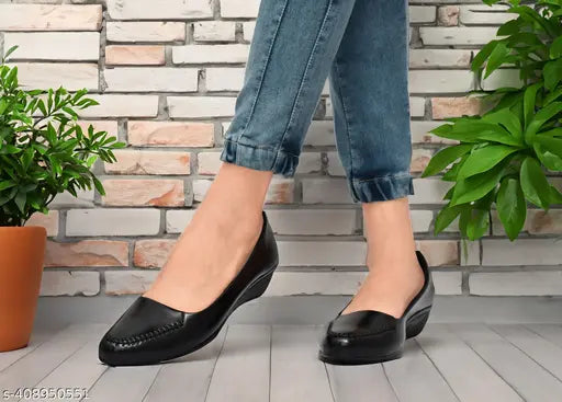 Synthetic leather mojaris, Stylies Bellies in solid pattern for slip-on comfort (IND sizes: 3, 4, 5, 6, 7, 8)